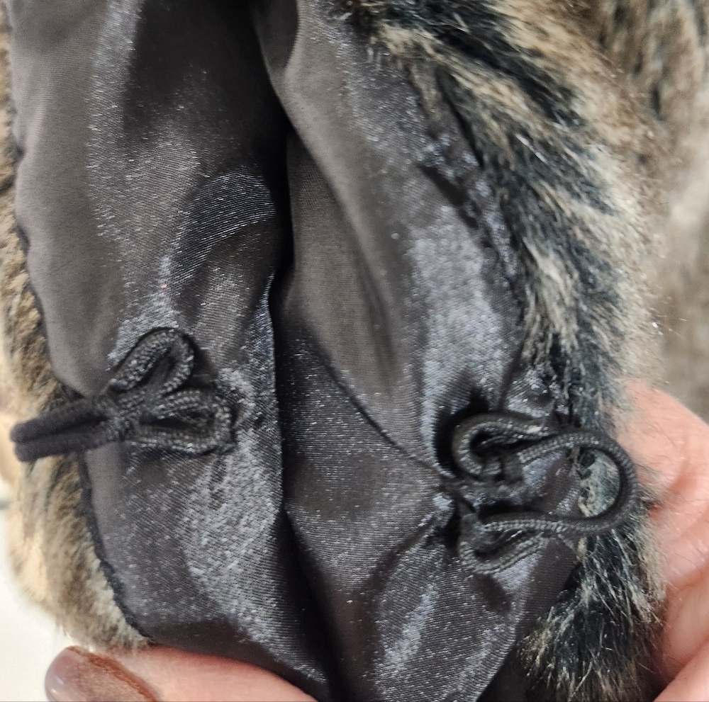 Faux Fur Vest in Brown and Black, Size Med - Picture 3 of 7